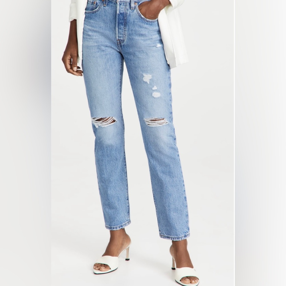 Levi’s 501 Crop Frayed - Picture 1 of 10